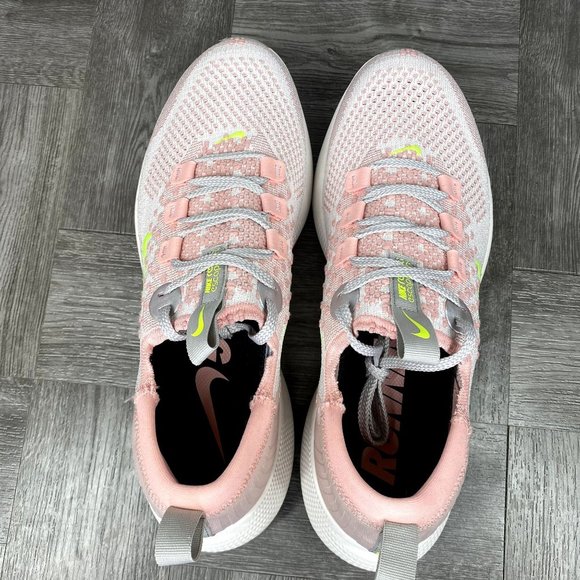 Nike React Escape DC4269-101 Women size 11 - Picture 8 of 9